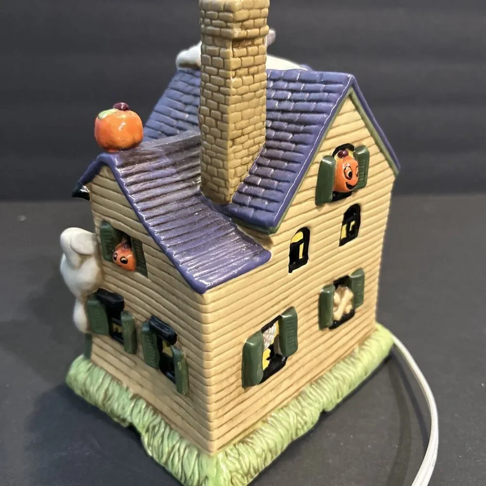 Halloween Lighted House Porcelain Mania Manor Pumpkin Time Great Condition
